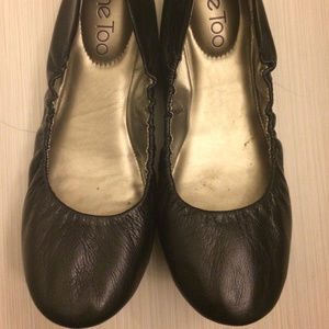 Me Too black leather flats